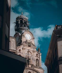 Votre garde-meuble sécurisé à Nantes : Choisissez notre box de stockage fiable pour protéger vos biens en toute tranquillité avec Interbox.