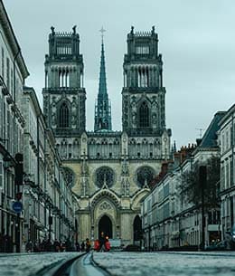 Votre garde-meuble impeccable à Orléans : Choisissez notre espace de stockage propre et bien entretenu pour protéger vos biens avec Interbox.