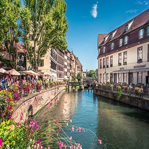 Votre self-stockage pratique à Strasbourg : Optez pour notre box facilement accessible et rangez vos biens en toute tranquillité avec Interbox.